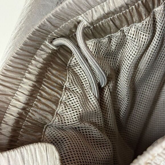 Good American Wide Leg Track Pant in Taupe Drawstring Sheen Size 1/Small - Picture 7 of 10